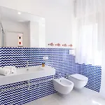 Yourhome - Blu Oltre アパート *