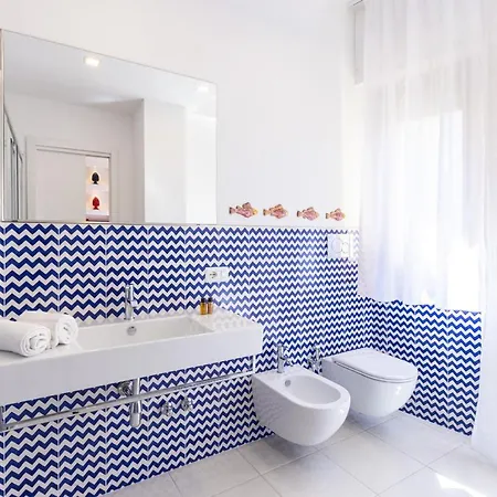 Yourhome - Blu Oltre Apartament *